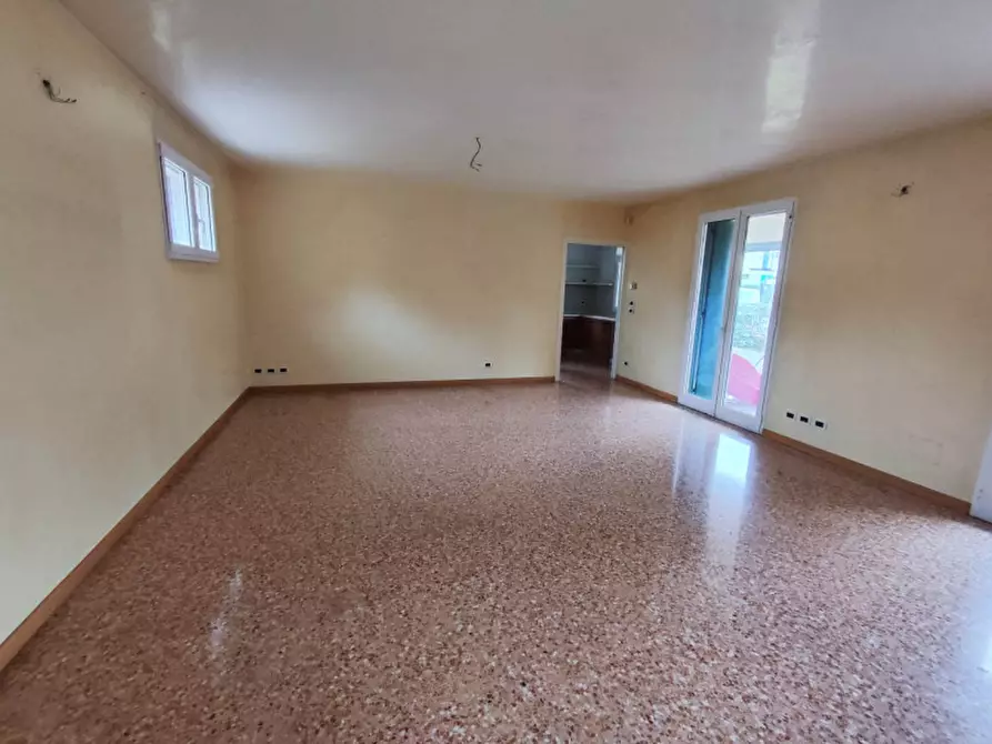 Immagine 2 di Casa indipendente in vendita  a Padova