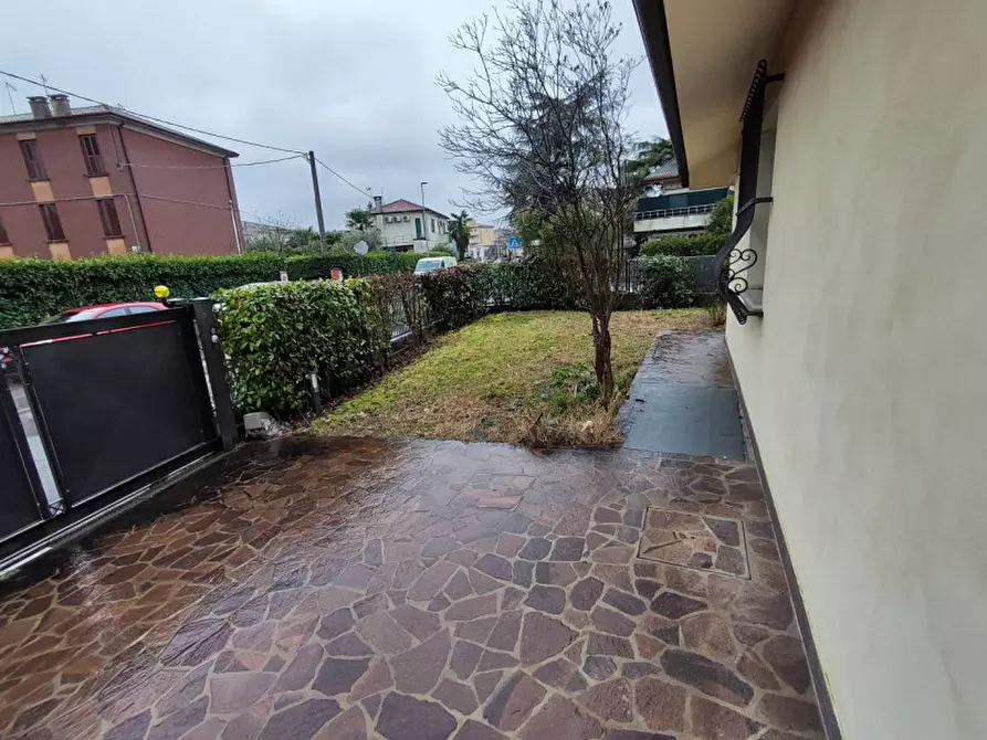 Immagine 2 di Casa indipendente in vendita  a Padova