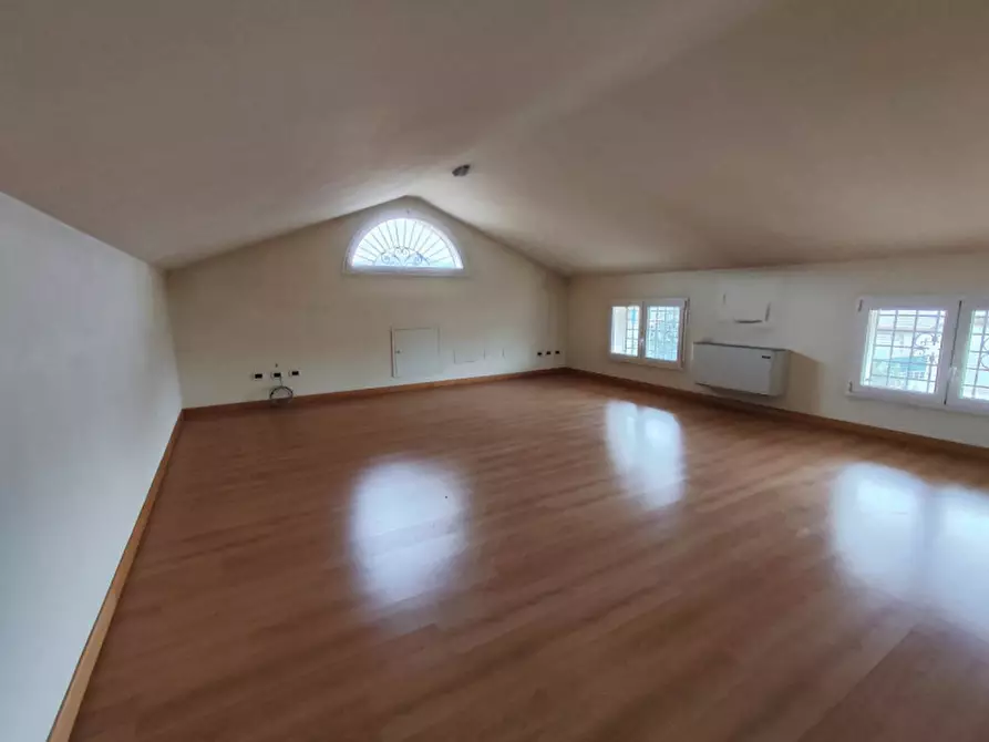 Immagine 19 di Casa indipendente in vendita  a Padova