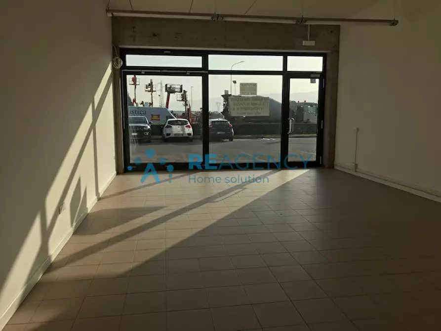 Immagine 4 di Negozio in affitto  in Via Monte Pasubio 220 a Zanè