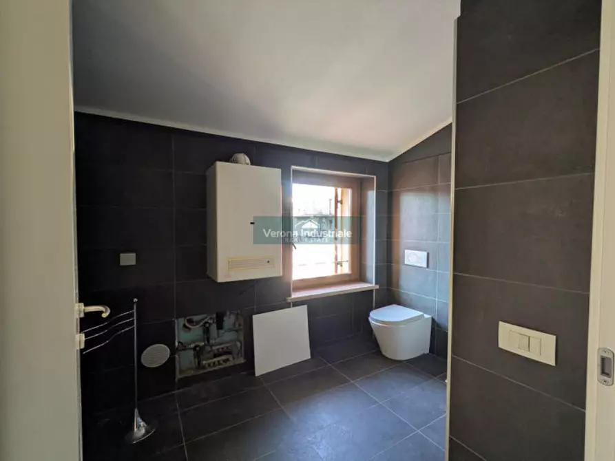 Immagine 1 di Ufficio in affitto  in via della pace 35 a Villafranca Di Verona