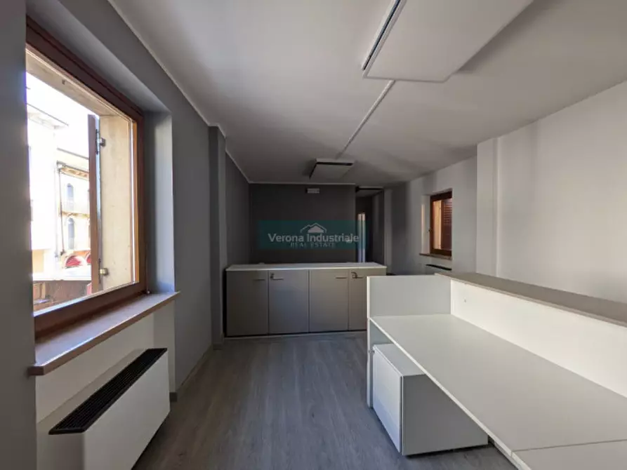 Immagine 2 di Ufficio in affitto  in via della pace 35 a Villafranca Di Verona