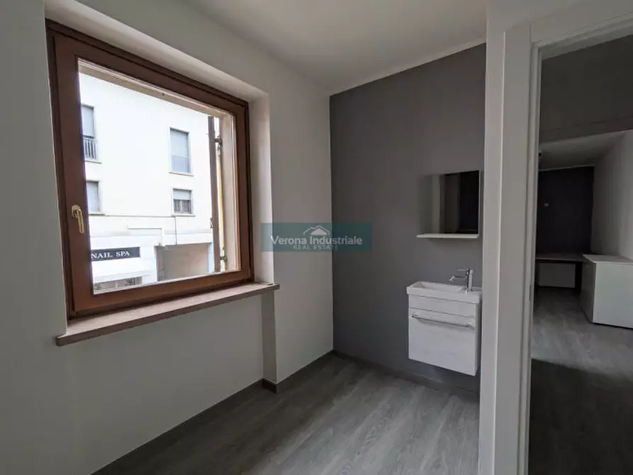 Immagine 9 di Ufficio in affitto  in via della pace 35 a Villafranca Di Verona