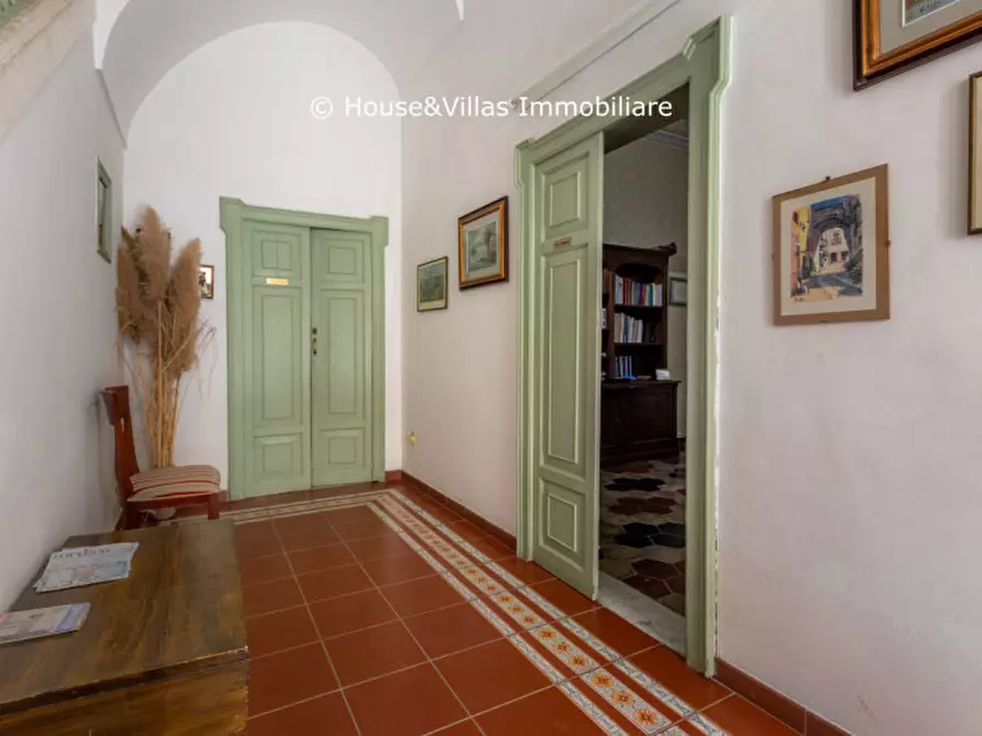 Immagine 4 di Palazzo in vendita  in Via Ruggero Settimo a Avola