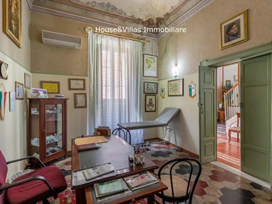 Immagine 7 di Palazzo in vendita  in Via Ruggero Settimo a Avola