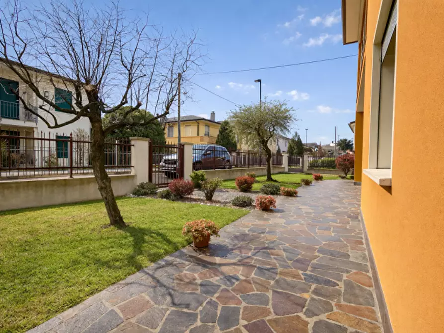 Immagine 3 di Casa indipendente in affitto  a Montegrotto Terme