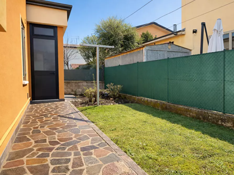 Immagine 4 di Casa indipendente in affitto  a Montegrotto Terme