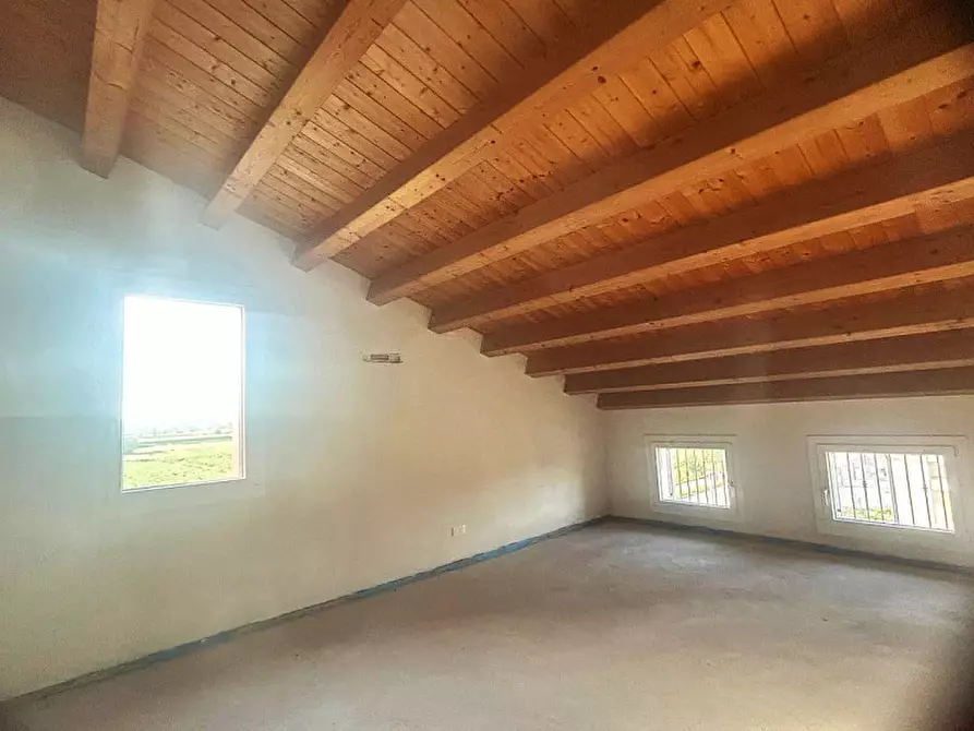 Immagine 1 di Casa quadrifamiliare in vendita  in Via Giuseppe Verdi a Rovolon