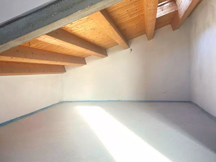 Immagine 2 di Casa quadrifamiliare in vendita  in Via Giuseppe Verdi a Rovolon