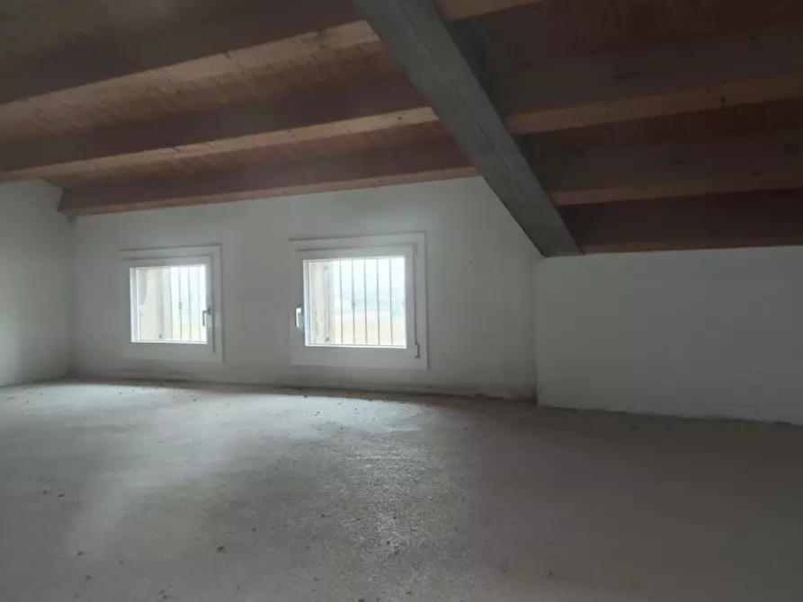 Immagine 4 di Casa quadrifamiliare in vendita  in Via Giuseppe Verdi a Rovolon