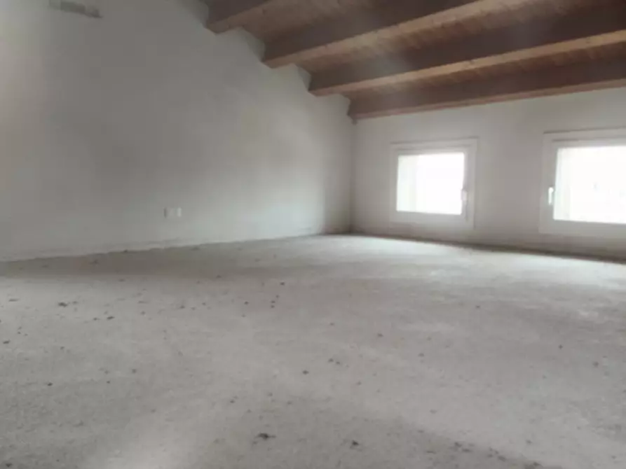 Immagine 5 di Casa quadrifamiliare in vendita  in Via Giuseppe Verdi a Rovolon