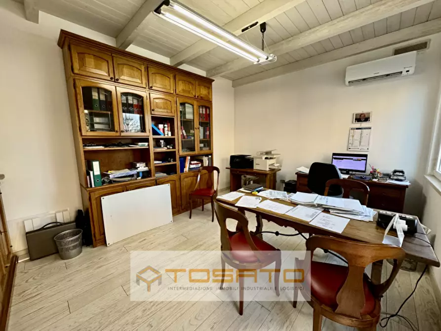 Immagine 7 di Capannone industriale in vendita  a Isola Rizza