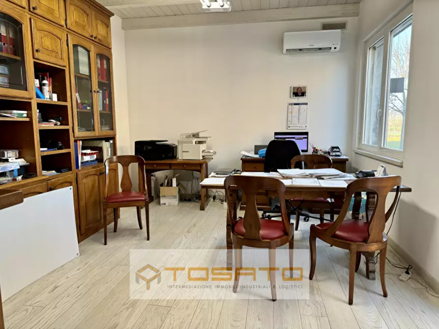 Immagine 8 di Capannone industriale in vendita  a Isola Rizza