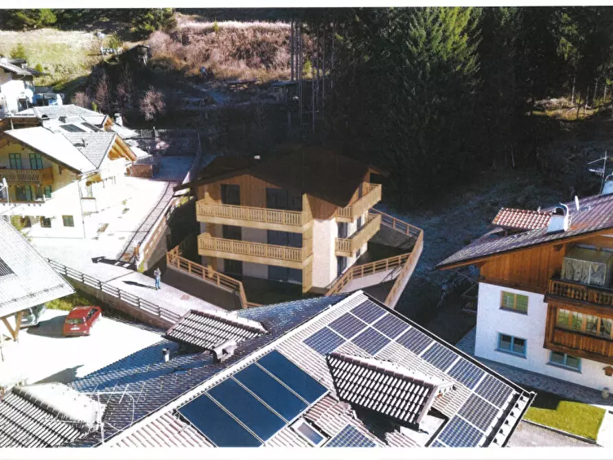 Immagine 1 di Appartamento in vendita  in Via Parèda - Strèda de Parèda 100 a Canazei