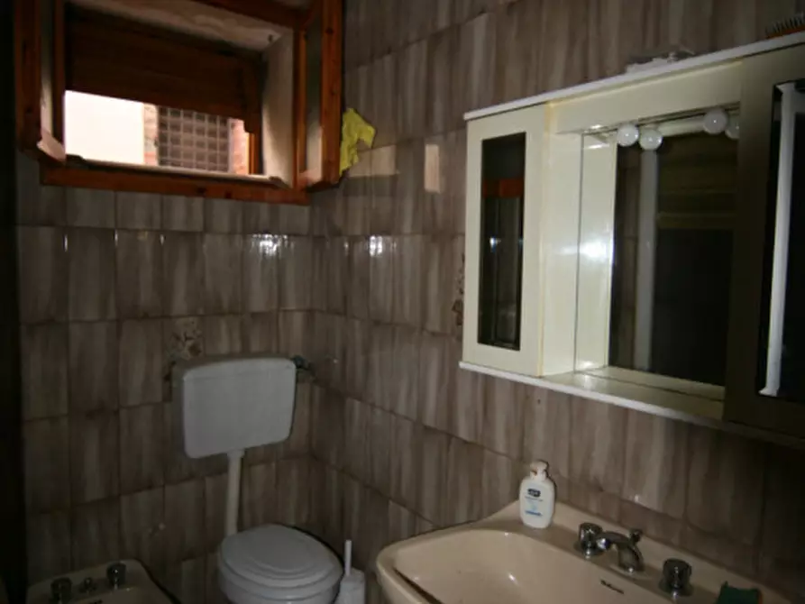 Immagine 8 di Casa indipendente in vendita  a Sinalunga