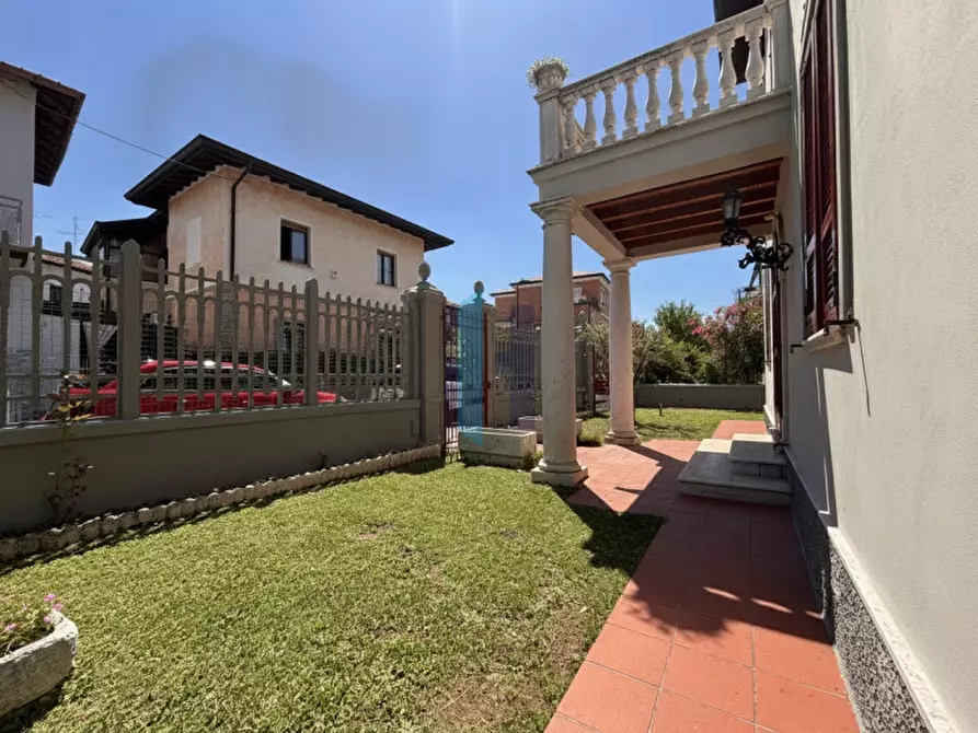 Immagine 3 di Villa in vendita  in Via Luciano Manara,47 a Brescia
