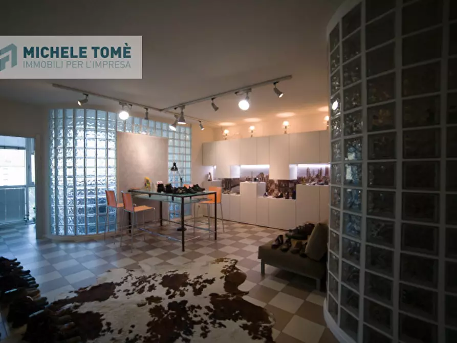 Immagine 2 di Ufficio in affitto  in Via Armando Diaz a Sant'ambrogio Di Valpolicella