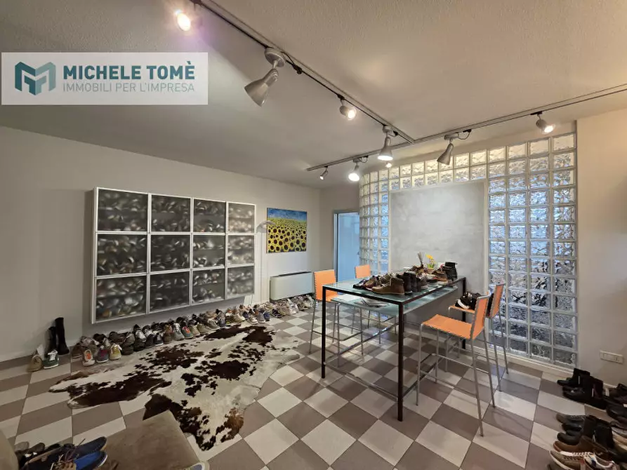 Immagine 20 di Ufficio in affitto  in Via Armando Diaz a Sant'ambrogio Di Valpolicella