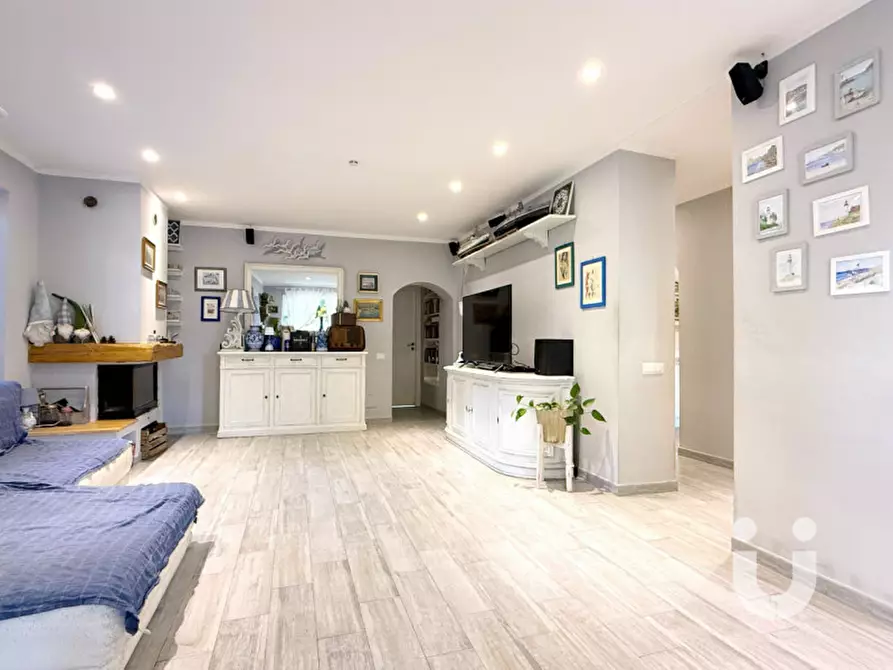 Immagine 9 di Villa in vendita  in Via Pier Alessandro Guglielm a Roma