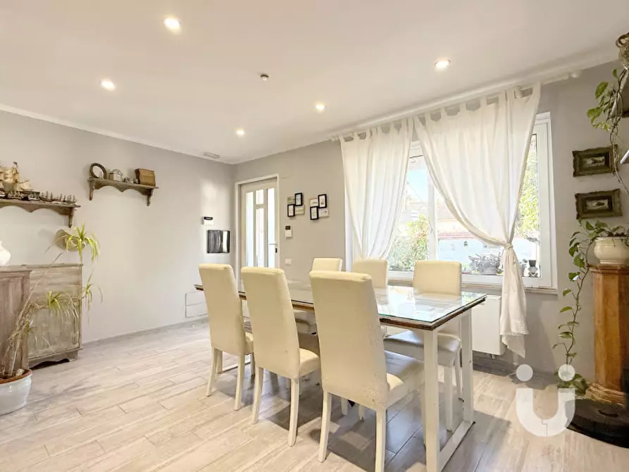 Immagine 13 di Villa in vendita  in Via Pier Alessandro Guglielm a Roma