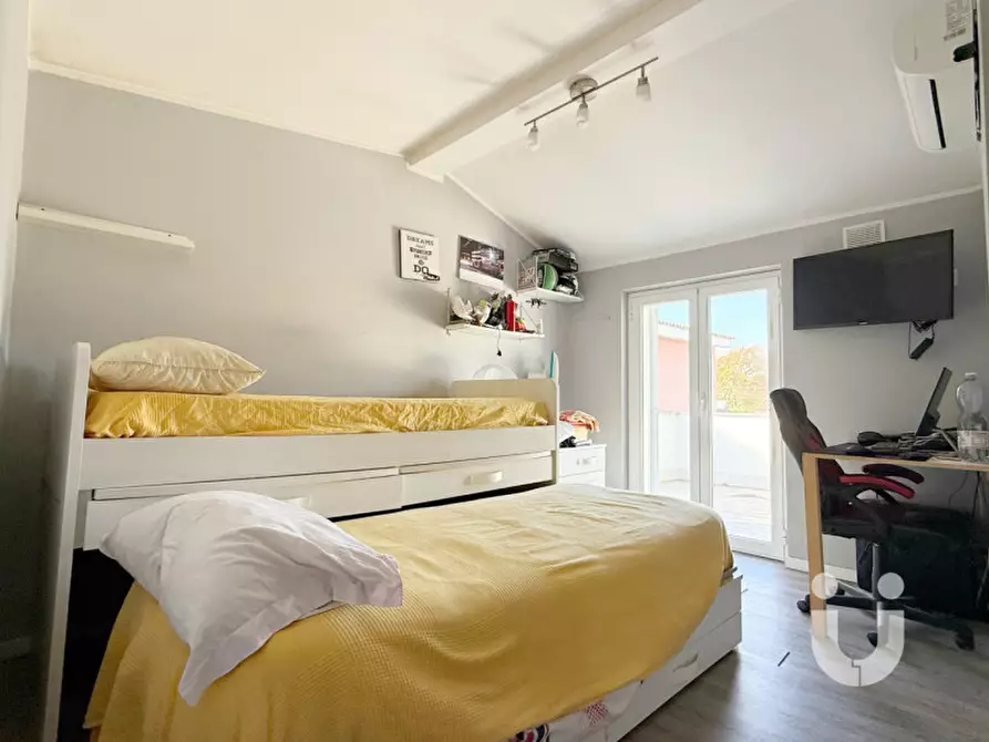 Immagine 24 di Villa in vendita  in Via Pier Alessandro Guglielm a Roma