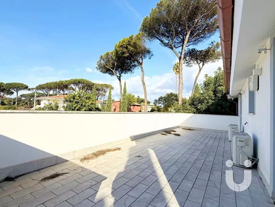 Immagine 26 di Villa in vendita  in Via Pier Alessandro Guglielm a Roma