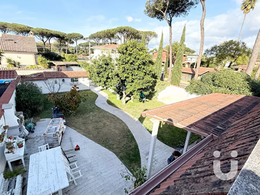 Immagine 27 di Villa in vendita  in Via Pier Alessandro Guglielm a Roma