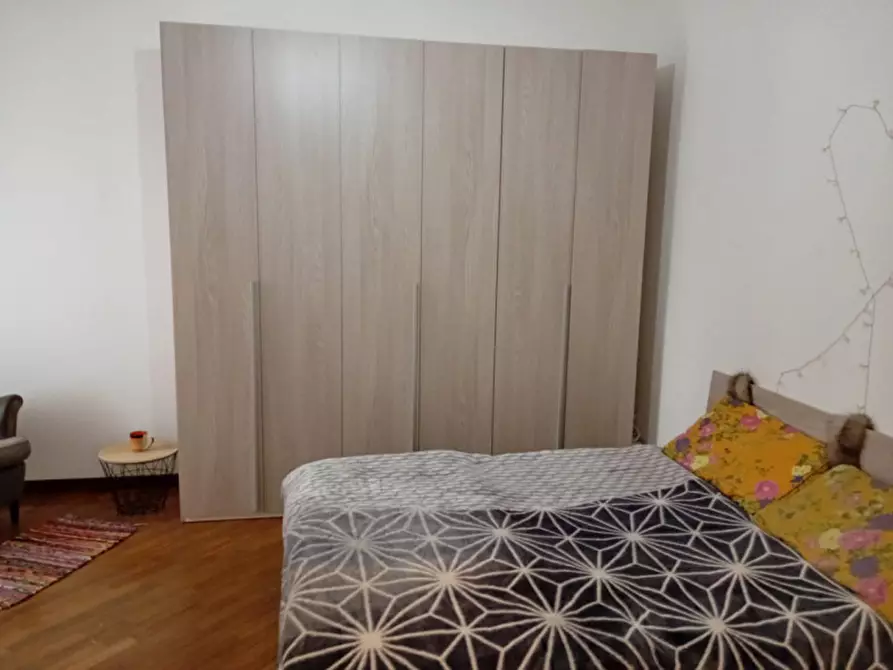 Immagine 1 di Camera in affitto  in via Battistello Caracciolo 26 a Napoli