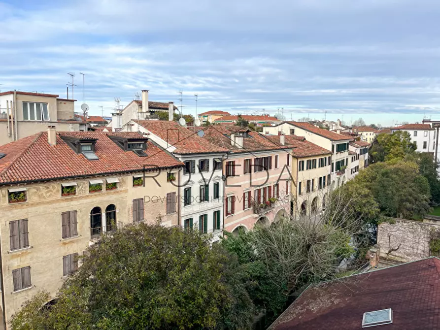 Immagine 17 di Appartamento in vendita  in Piazza del Duomo a Treviso