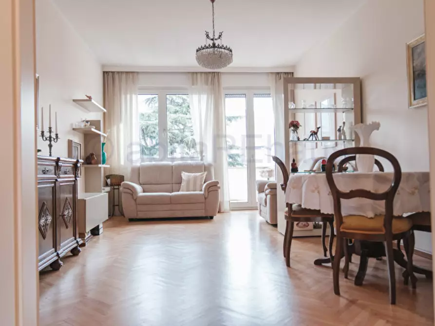 Immagine 3 di Appartamento in vendita  in Viale Amedeo Duca d'Aosta - Amedeo-Duca-D'Aosta-Allee a Bolzano