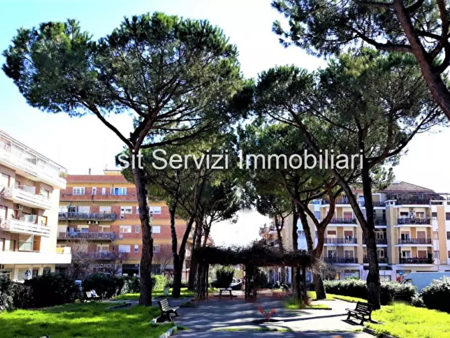 Immagine 1 di Appartamento in vendita  in Piazza Piero Puricelli a Roma