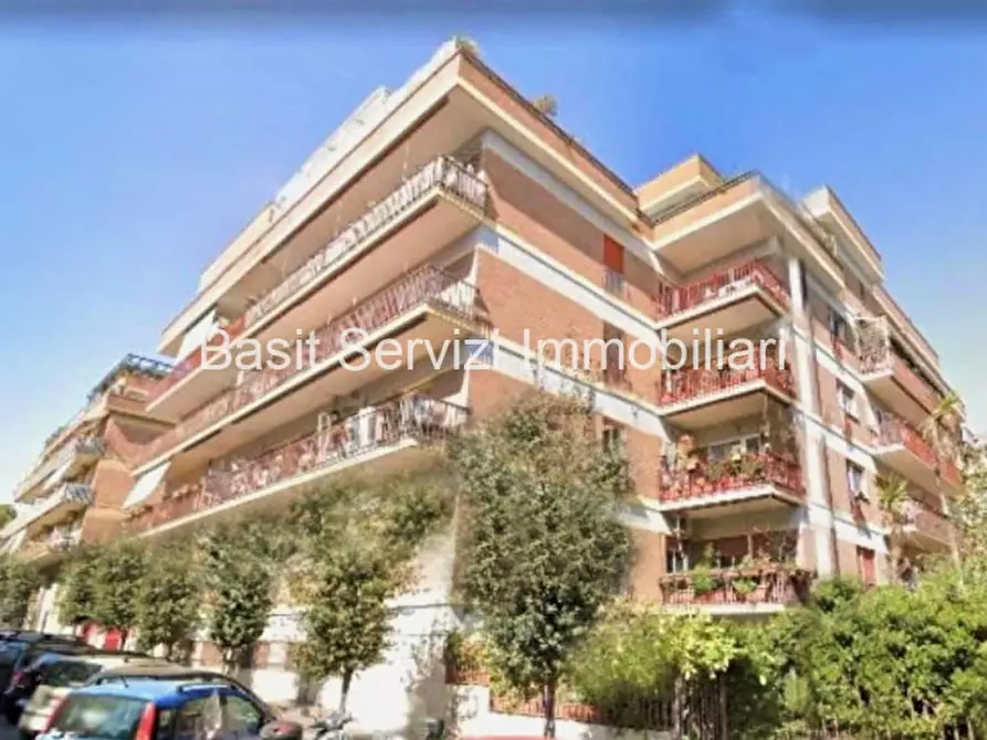 Immagine 6 di Appartamento in vendita  in Piazza Piero Puricelli a Roma