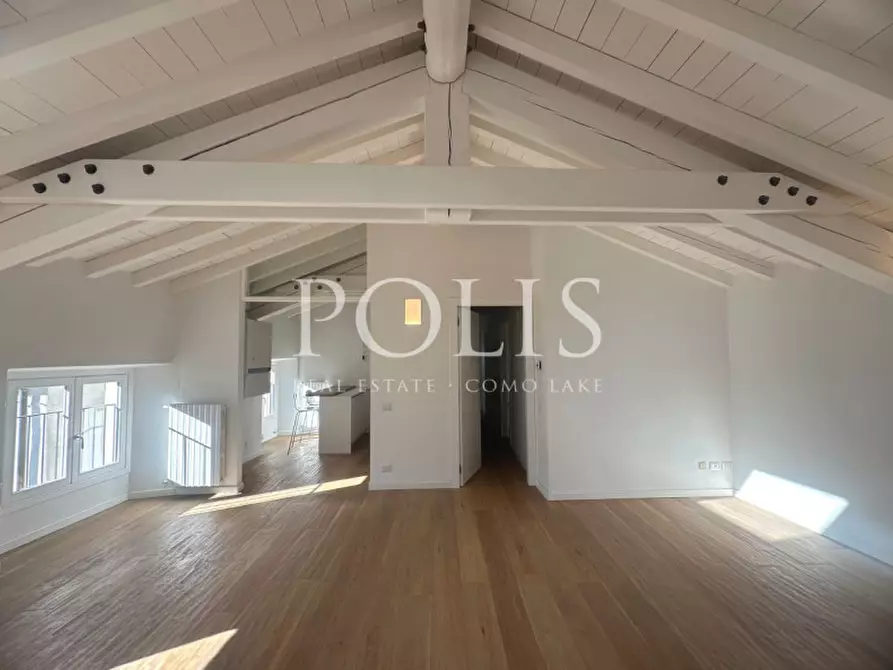 Immagine 9 di Appartamento in vendita  a Como