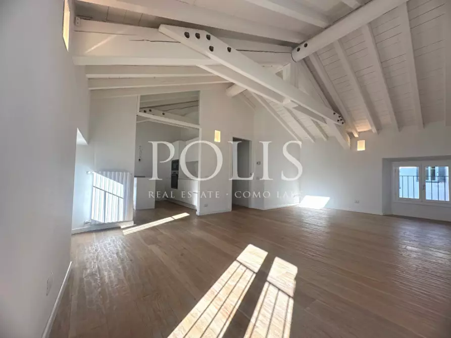 Immagine 11 di Appartamento in vendita  a Como