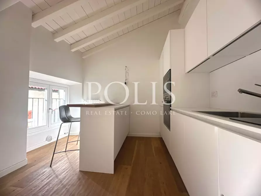 Immagine 14 di Appartamento in vendita  a Como