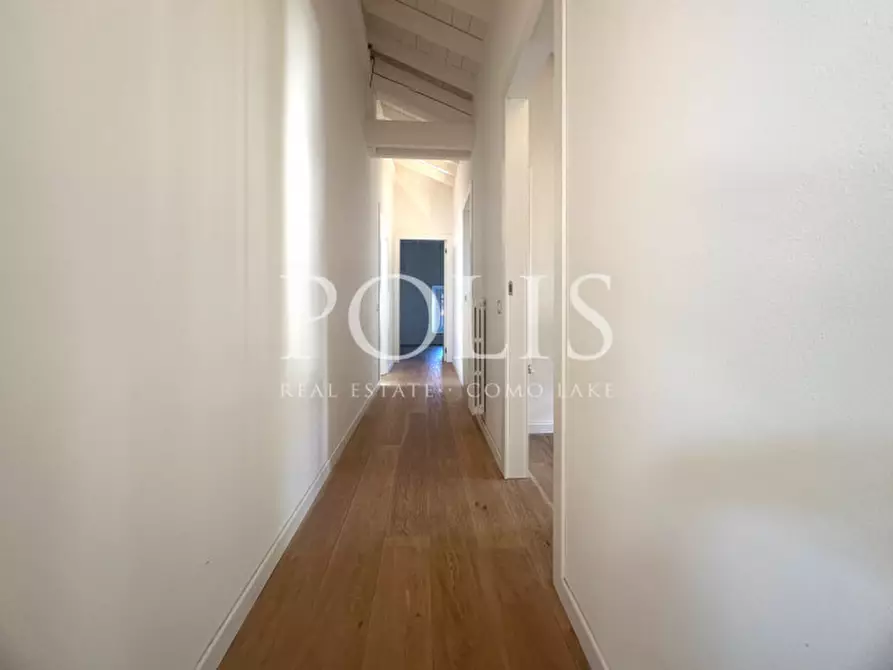 Immagine 16 di Appartamento in vendita  a Como