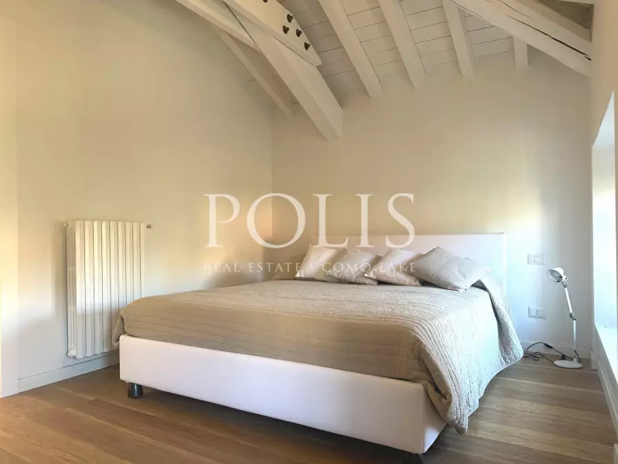 Immagine 18 di Appartamento in vendita  a Como