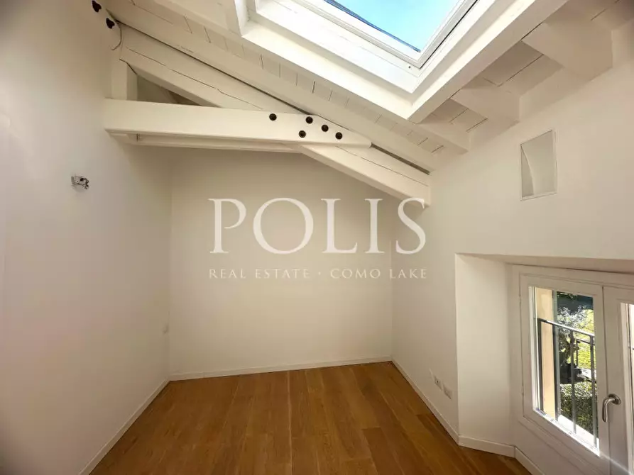 Immagine 20 di Appartamento in vendita  a Como