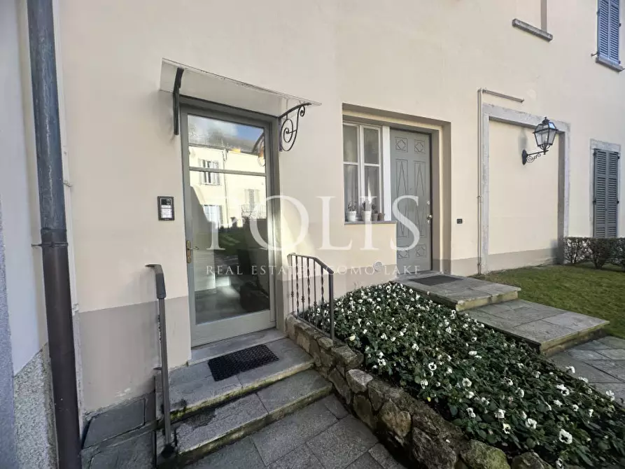 Immagine 27 di Appartamento in vendita  a Como