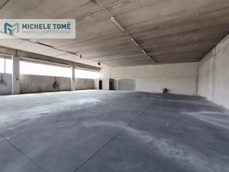 Immagine 15 di Capannone industriale in affitto  in località colombare a Lazise