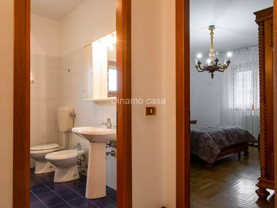 Immagine 21 di Appartamento in vendita  in Via Anzio a Prato