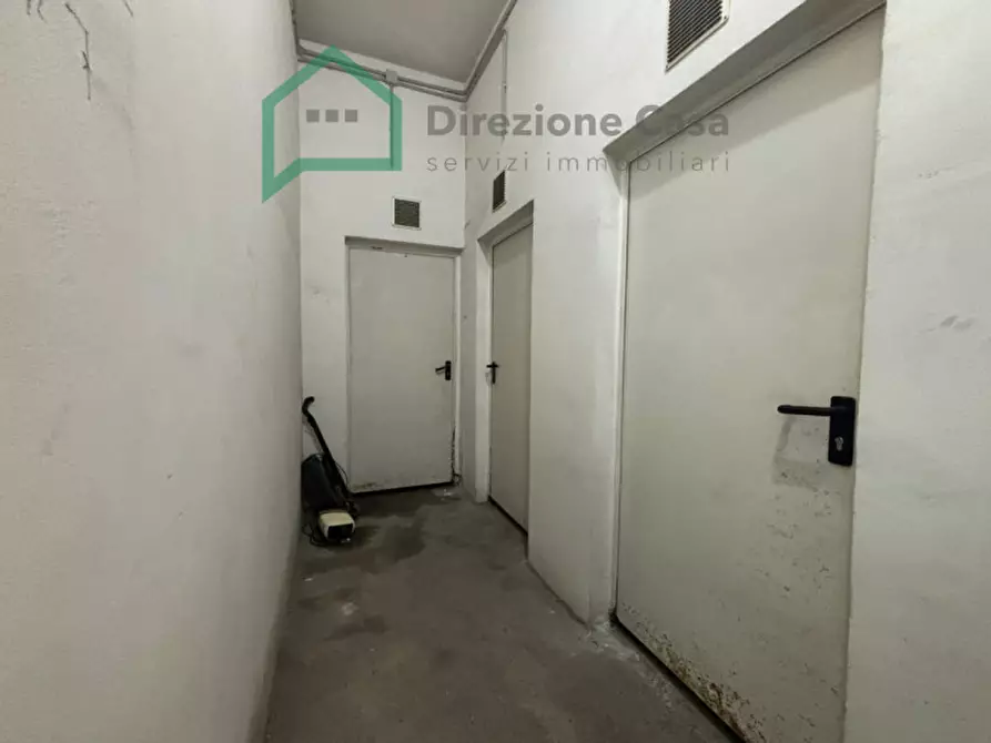 Immagine 8 di Magazzino in vendita  in via g.f. pinto, 43 a Napoli