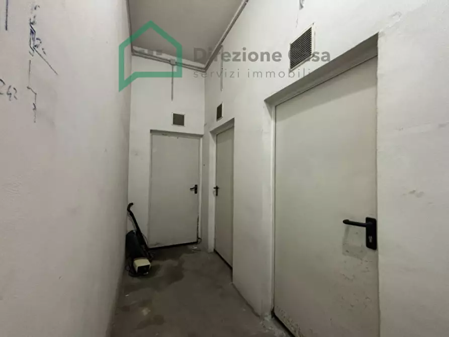 Immagine 9 di Magazzino in vendita  in via g.f. pinto, 43 a Napoli