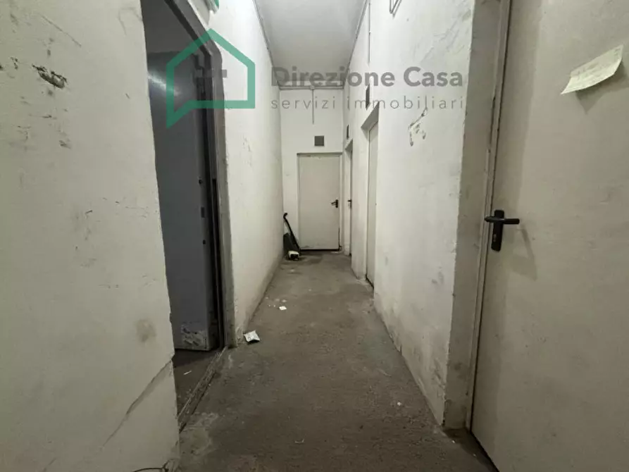 Immagine 11 di Magazzino in vendita  in via g.f. pinto, 43 a Napoli