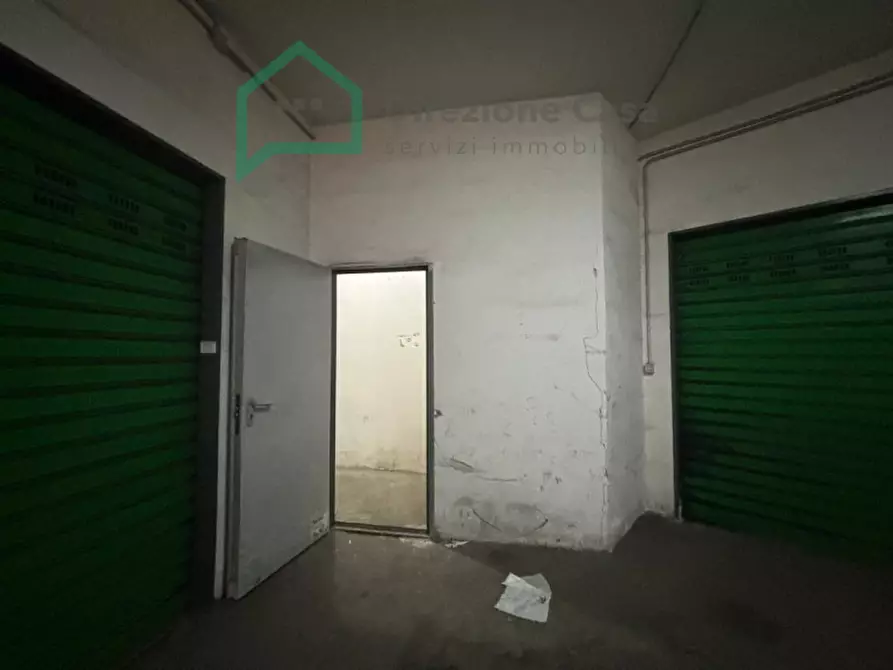 Immagine 12 di Magazzino in vendita  in via g.f. pinto, 43 a Napoli