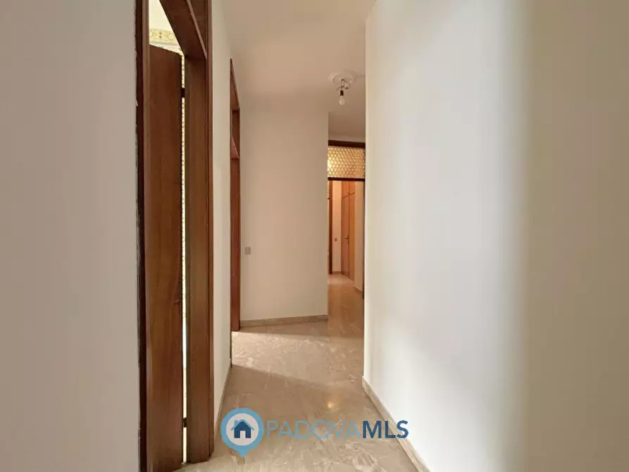 Immagine 12 di Appartamento in vendita  in Via Sant'Osvaldo, 97 a Padova