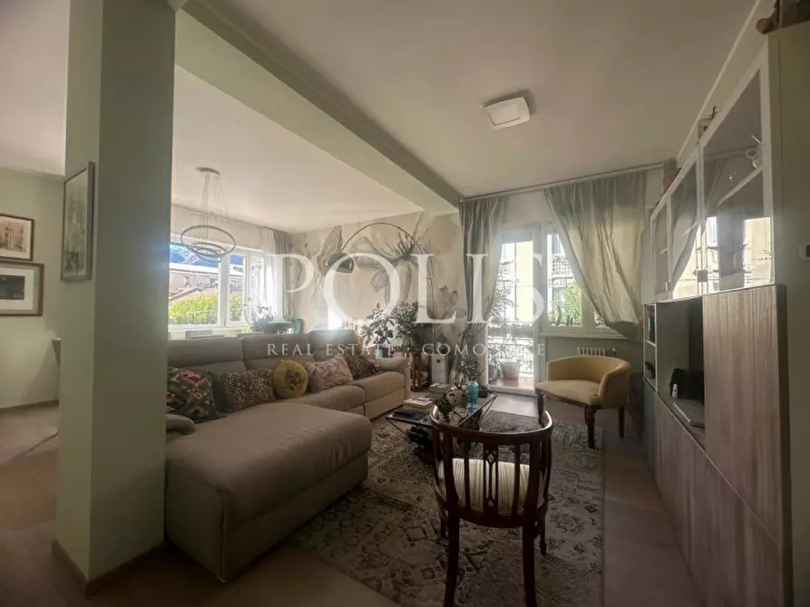 Immagine 4 di Appartamento in vendita  in Via Francesco Petrarca a Como