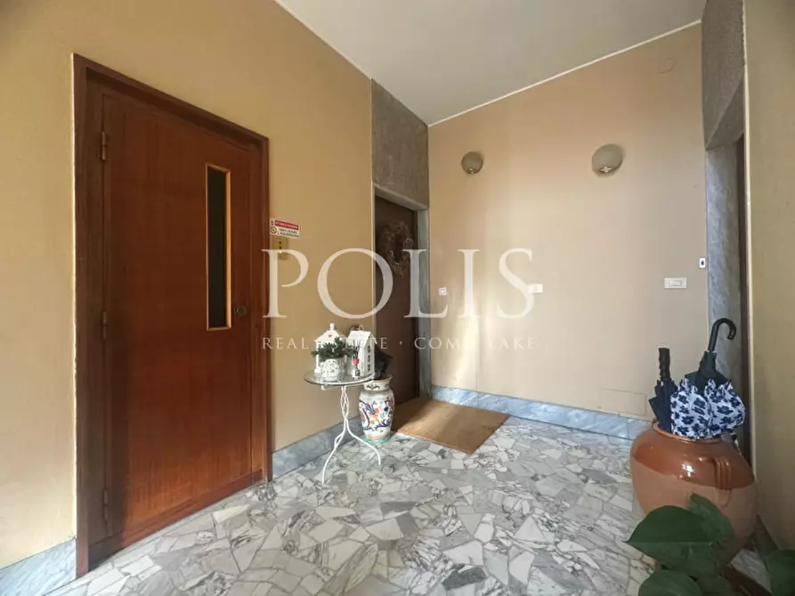 Immagine 27 di Appartamento in vendita  in Via Francesco Petrarca a Como