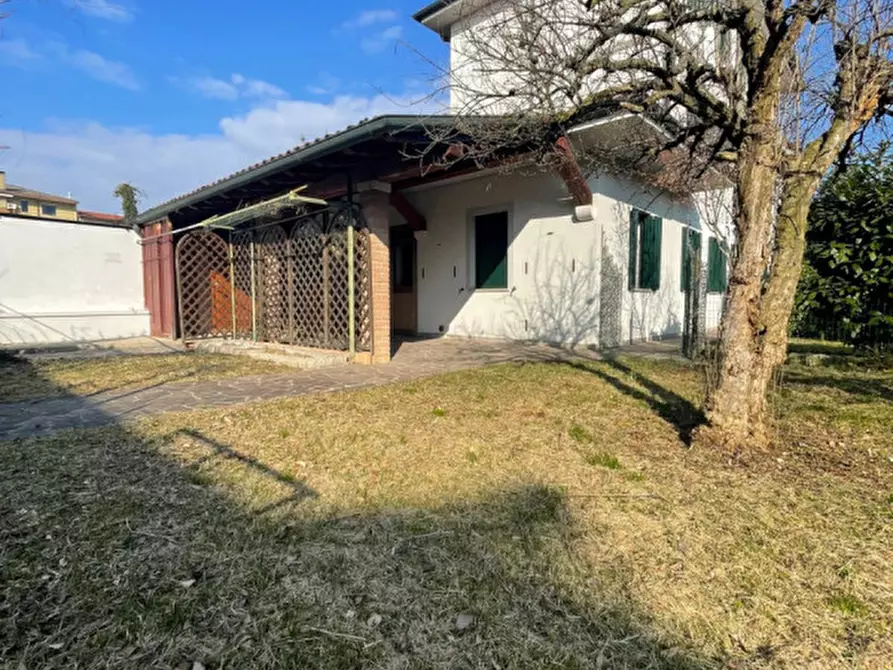 Immagine 41 di Villa in vendita  in via risorgimento a Cordenons