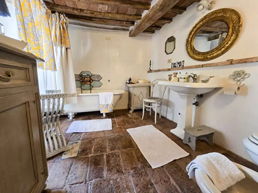 Immagine 8 di Casa indipendente in vendita  in Cavoleto a Piandimeleto